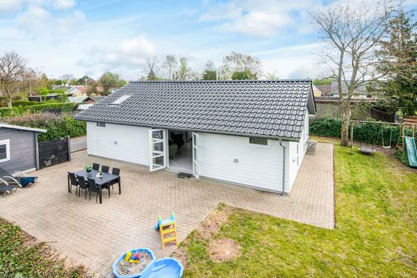 Høll, Aarhus til Fredericia, Sommerhus 59769, 6 personer, Spabad